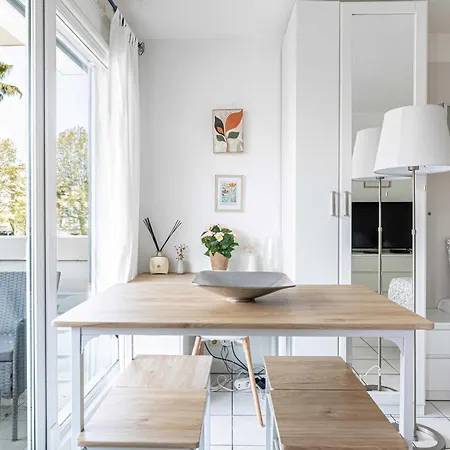 Charming With Balcony & Pool -heart Of Apartment Nizza