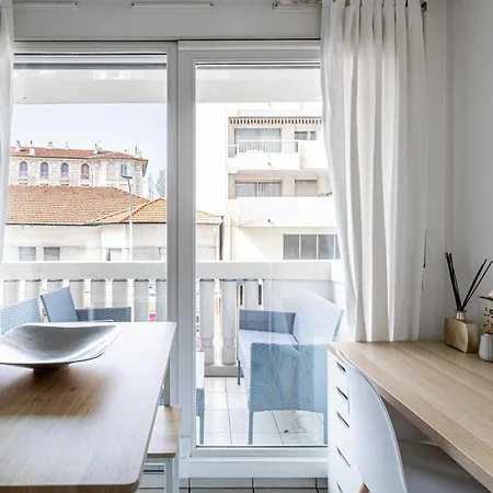 Apartment Charming With Balcony & Pool -heart Of *