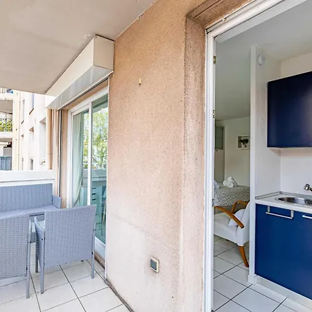Apartment Charming With Balcony & Pool -heart Of *