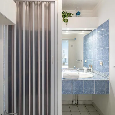 Charming With Balcony & Pool -heart Of * Nizza